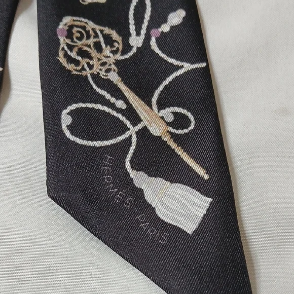 Hermes "Les Clés A Pois" Black Silk Twilly - Picture 2 of 5